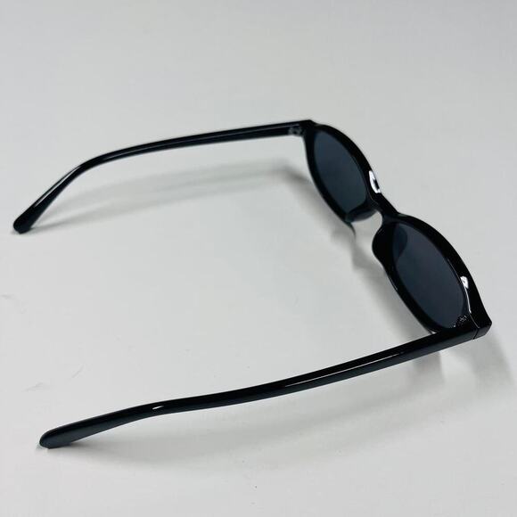 Vintage unique retro style black oval rounded cat eye sunglasses - Picture 5 of 6